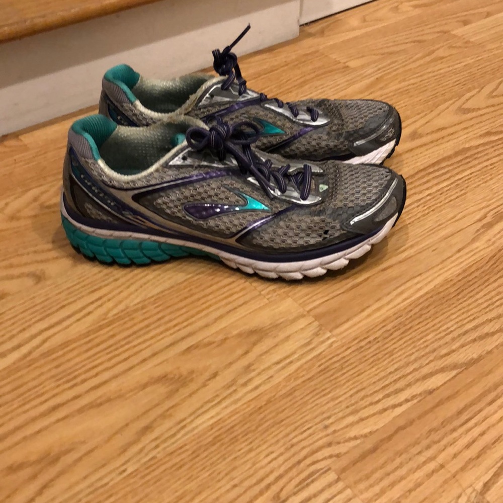 Brooks Ghost Running Sneakers
